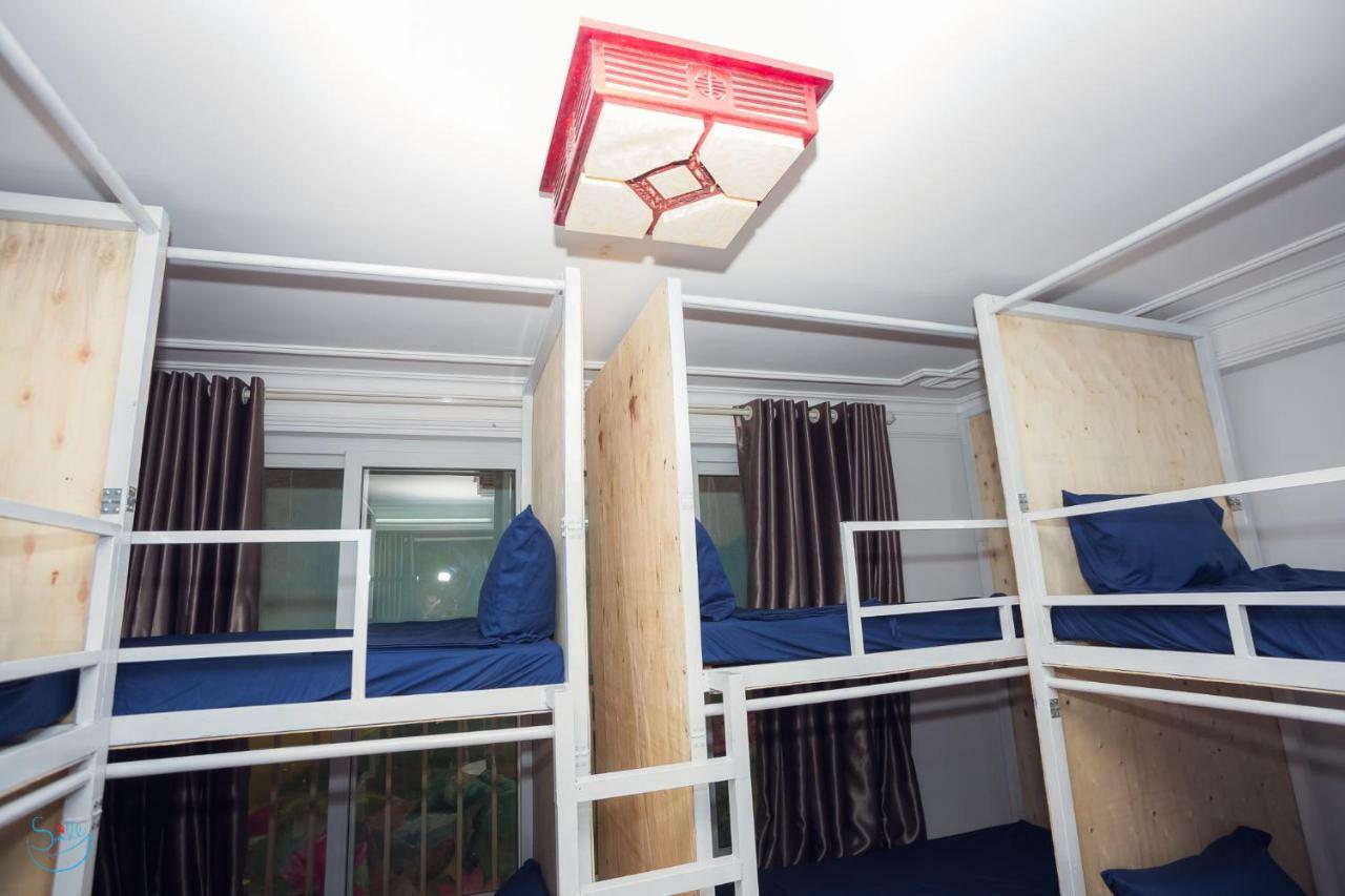 Khách sạn Smile Homestay And 3*